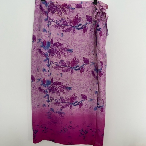 Nygard collection Pink skirt Wrap bow side
abstract floral patterns size 16 - Picture 2 of 7